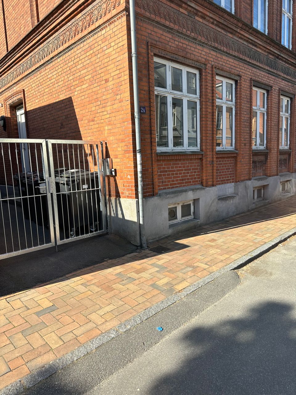 image 02
